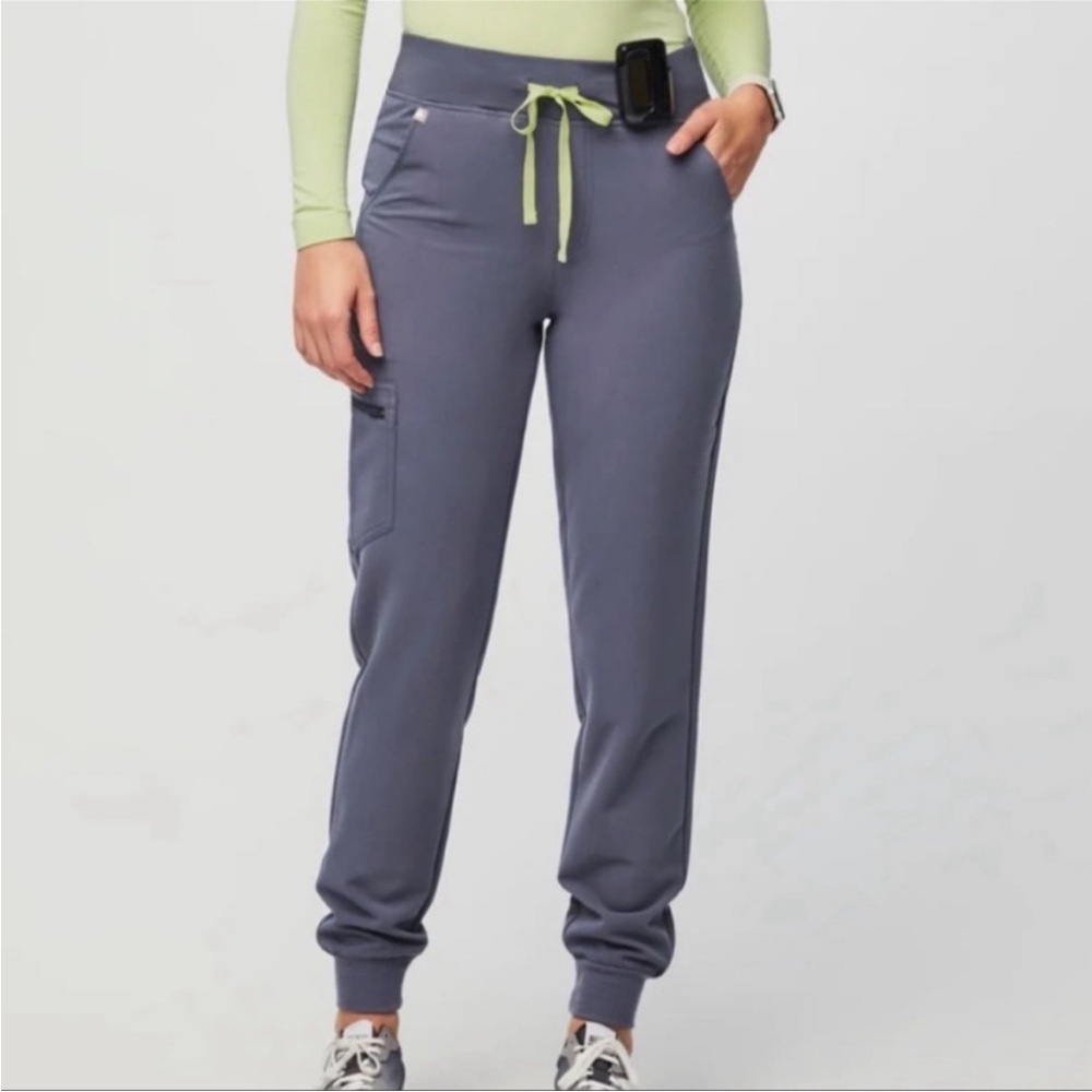 Figs Women’s Medium Zamora Jogger Scrubs in Space Navy